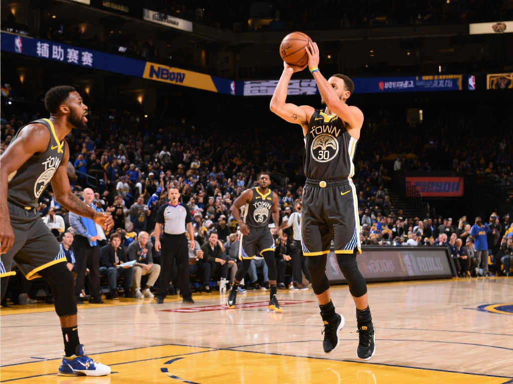 勇士队史附加赛首胜!库里吉米联手轰75分复仇灰熊 勇士队史附加赛首胜!库里吉米联手轰75分复仇灰熊